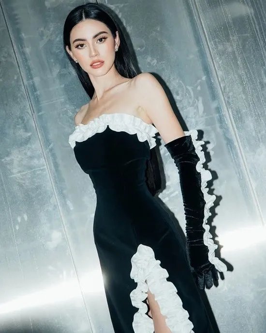 纤腰美腿的神仙颜值 泰国混血女星被封