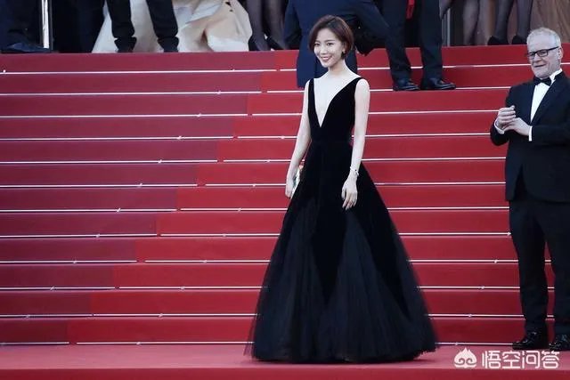 中国某十八线网红再蹭红毯;网友: 戛纳红毯要求这么低?