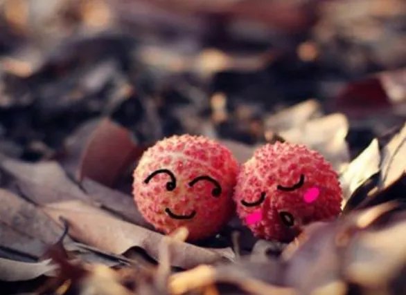 爱一个人怎么表达出来 特别深爱一个人的情话