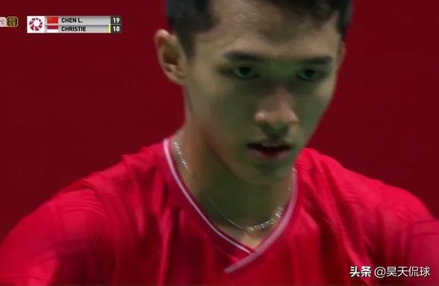 谌龙两局横扫乔纳坦成功卫冕法羽赛男单冠军,夺取赛季首冠。本场比赛你怎么看?