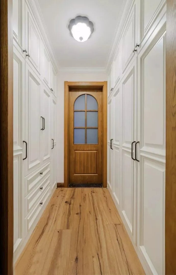 衣帽间装修效果图：衣帽间这么设计，你还能再放200件！