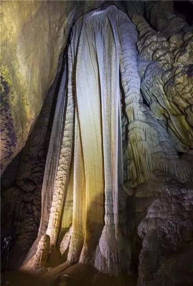 地下喀斯特地貌的溶洞有什么