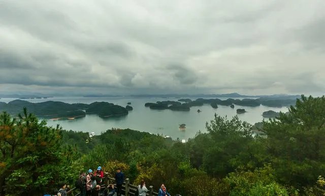 想去千岛湖旅游,但是不知道那里有什么好吃的,能介绍下吗?