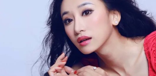 自信勇敢的狮子座男生喜欢女汉子型的还是小萝莉型的女生?