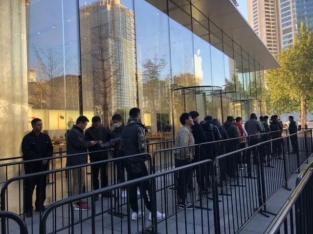 iPhone X上市会遇冷吗?