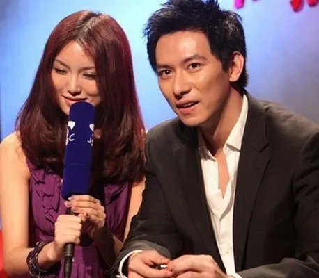 非诚勿扰台湾帅哥现身  曲晓妍牵手台湾帅哥苏佳伟