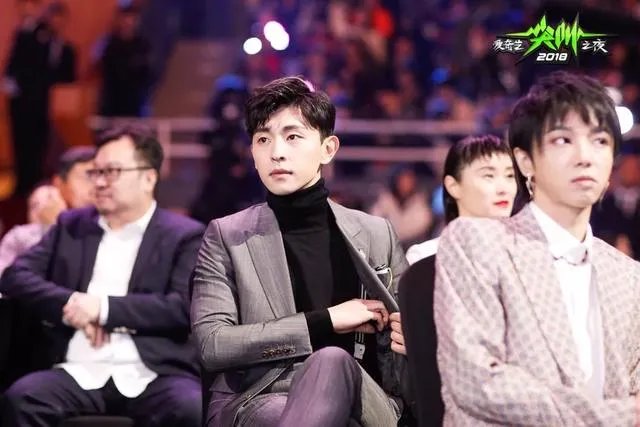 2018爱奇艺尖叫之夜，如何看待娜扎和杨幂的美？