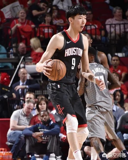 周琦职业生涯第一场季后赛得到2分1篮板怎么评价？