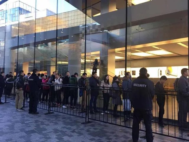 iPhone X上市会遇冷吗?