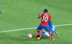 上港对阵申花,裁判取消孙世林红牌,改判柏佳骏红牌,球迷直言两人都该罚下,你怎么看?