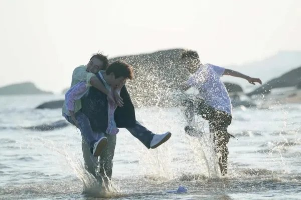 是王大陆的资源好还是彭昱畅的资源好？