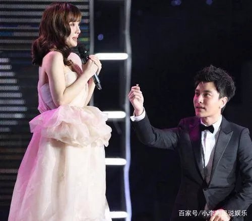 贾乃亮看到别人求婚就流泪，是不是被李小璐伤透了心？