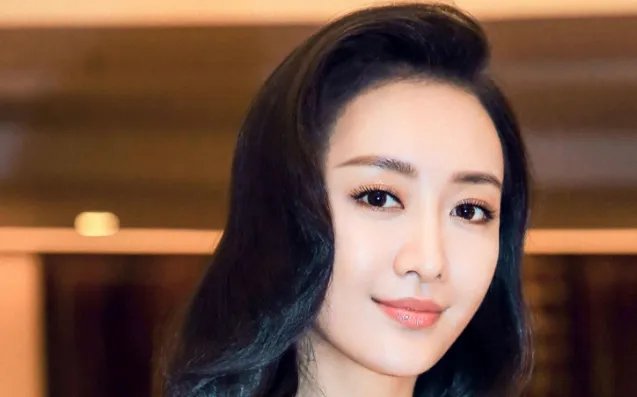 王鸥补刀杨幂被骂上热搜，不怕小人就怕绿茶女，你知道是怎么回事吗？