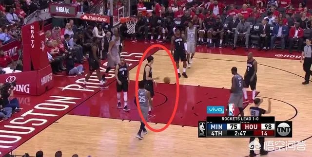 周琦职业生涯第一场季后赛得到2分1篮板怎么评价？