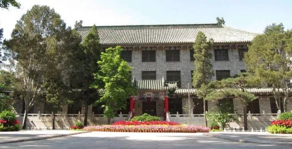 中国“最难考”的医学院,可分哪几个档次?
