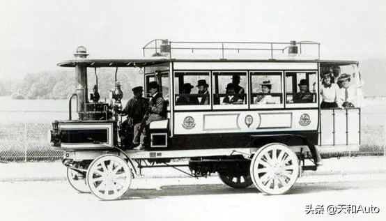 世界上是先有红绿灯还是先有汽车