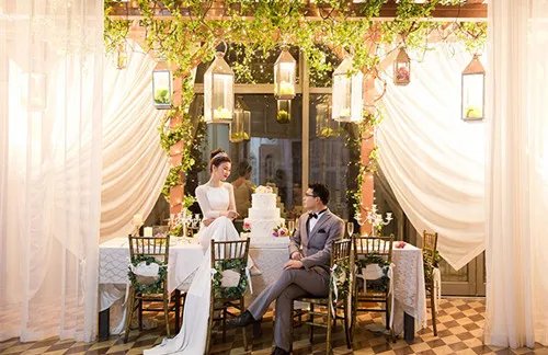 阁楼婚纱摄影怎么样  新人怎样选择合适的婚纱影楼