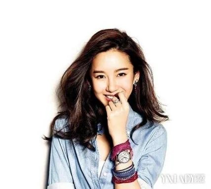 网传张子萱小号被扒曝光恐当时“脚踏三船”