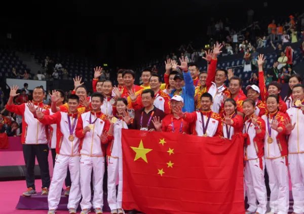 针对国家荣誉，羽毛球运动中我国拿了多少枚金银牌？