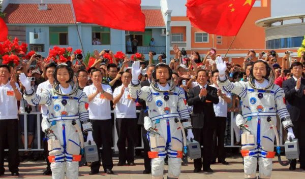 航天员刘洋成为航天员的事迹