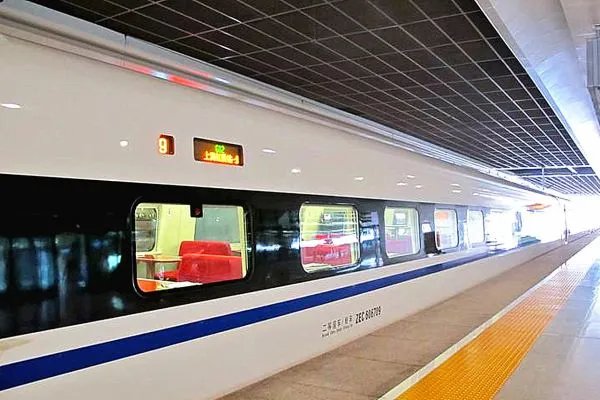 高铁也会有憨憨坐过站，遇到高铁错过下车我们究竟该怎么办呢？