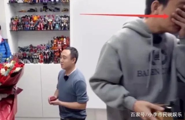 贾乃亮看到别人求婚就流泪，是不是被李小璐伤透了心？