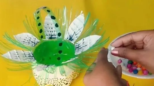 饮料瓶作用大稍加改造，能打造出哪些可利用的厨房用具？