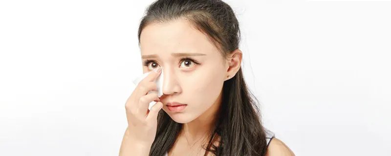 鼻翼两侧长粉刺的原因 鼻翼两侧粉刺什么原因