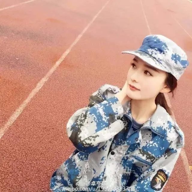 怎么看待杨幂替身对杨幂的评价？