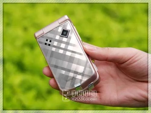 索尼爱立信时尚双雄W380/Z555对比评测