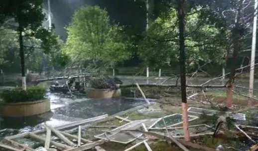 桂林罕见17级大风什么情况：画面曝光太罕见了