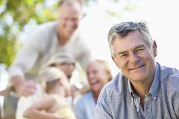 老人吸烟被劝猝死案劝烟者二审无责，你见的熊老人有多熊？