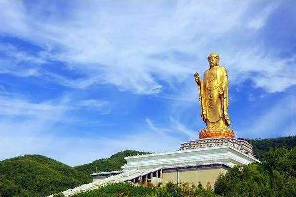 佛像伸手接住12层掉下的小女孩真的是巧合吗?