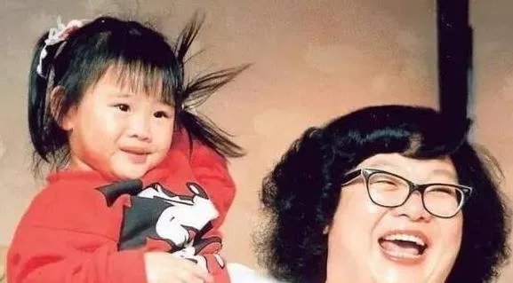 沈殿霞和郑少秋究竟是什么关系，他们之间有何恩怨纠葛？