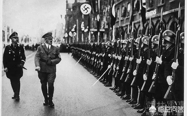 希特勒是怎么从一个下士变成帝国元首的？