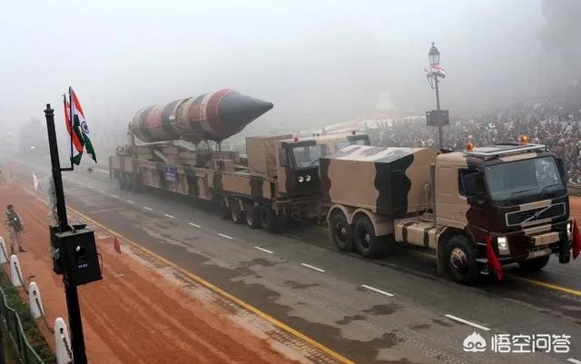 美国为什么不直接对伊朗发射核导弹呢?反正他无法拦截,也打击不到美本土?