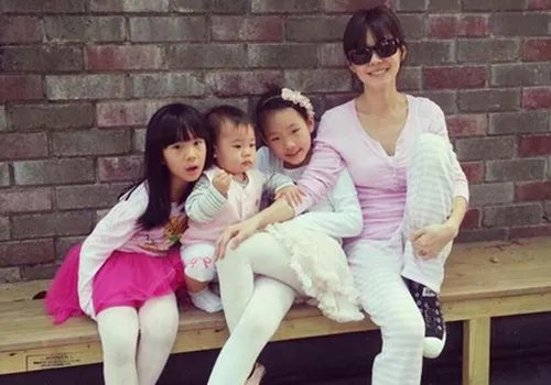 小S女儿照片曝光 三个女儿哪个最漂亮