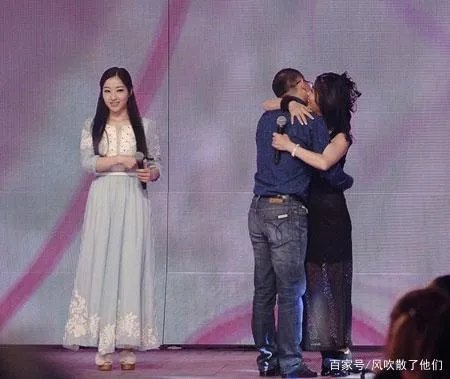 《非诚勿扰》51岁阿姨牵手小17岁男子，8年后怎样了？