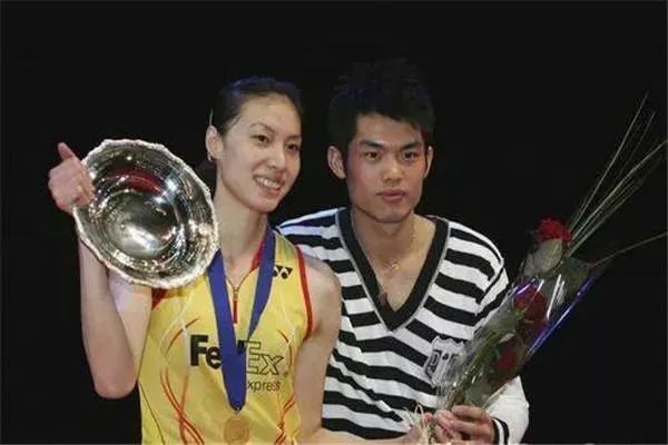 林丹和谢杏芳怎么认识的,什么时候在一起的?