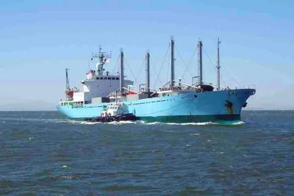 “幽灵船队”出现在新加坡，船上没有人也没有货物，到底发生了什么？