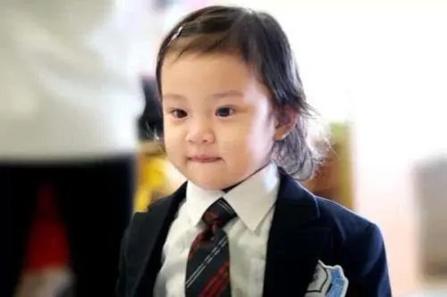 媒体曝李小璐给女儿改名,为何网友怨气这么大?