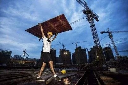 农民工工地播音腔朗诵再别康桥，他是如何学习的？