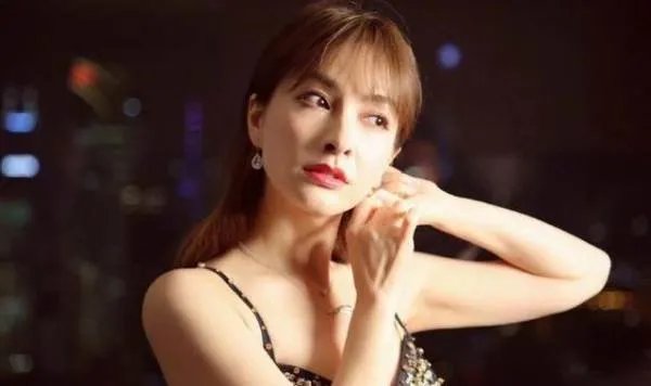 吴昕的副业女装吗？什么品牌吗？