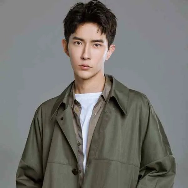 本是《快乐男声》出道,为何于朦胧到现在都不火?