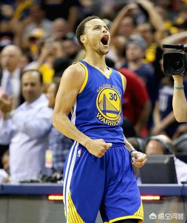 有人说库里作为近年来自带体系第一人，如果没有他就没有格林和汤普森，你怎么看？