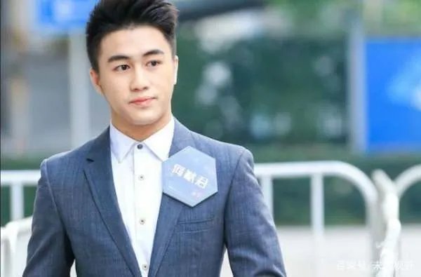 奚梦瑶被何猷君求婚：能被高富帅看上的姑娘，都不是简单的人,为何？