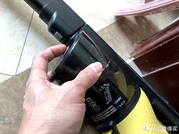 无线吸尘器入门好选择 500块买个德国的吸尘器的优缺点 KARCHER