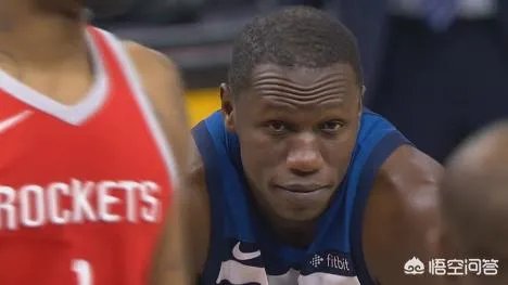 森林狼火箭比赛冲突迪昂为什么要推倒保罗？