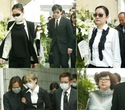 张国荣葬礼直播现场哭声一片 出殡现场百位大牌明星哀悼