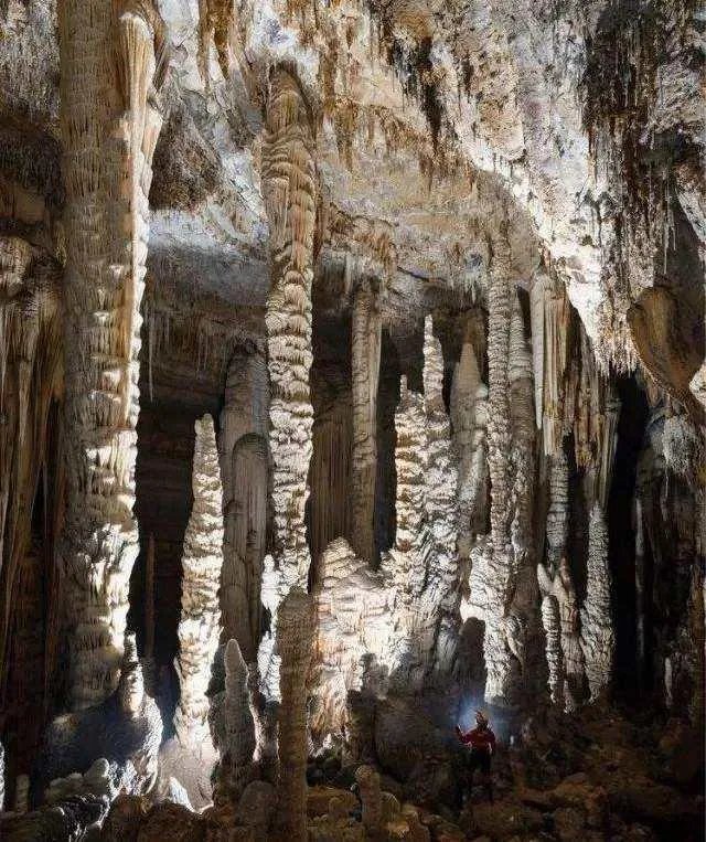 地下喀斯特地貌的溶洞有什么